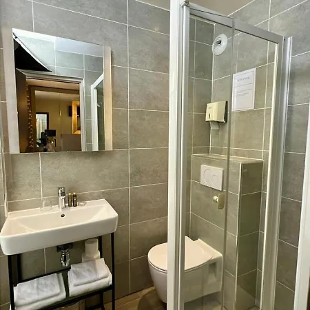 Pratic Hotel