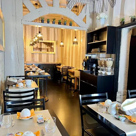 Pratic Hotel Parigi