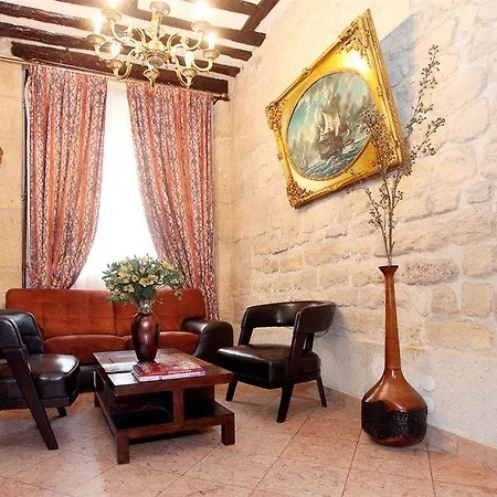 Pratic Hotel